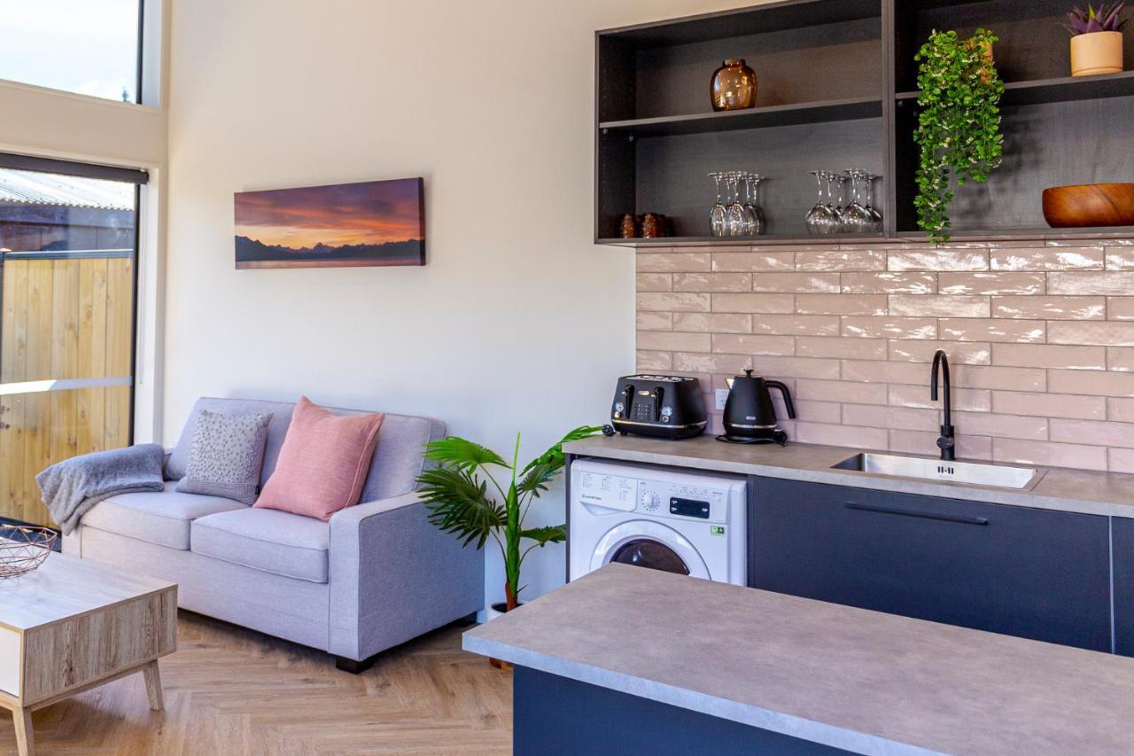 Apartment Magic On Maryburn - The Pink *